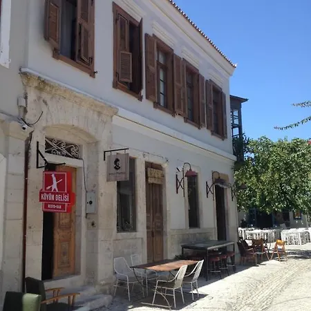 Alacati Hacimemis לינה וארוחת בוקר *